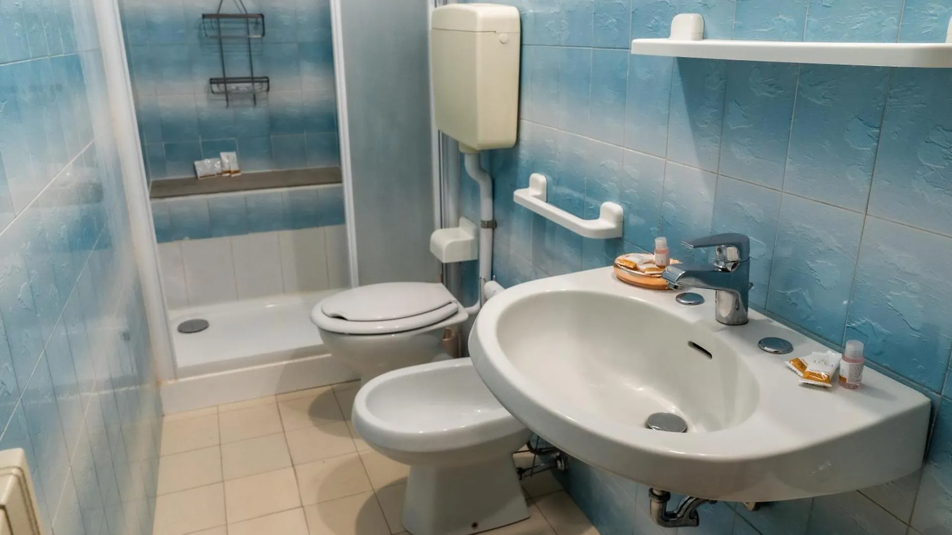 La Casa Di Carlotta Privat Parking Free 5 Min Dal Mare Apartment Cattolica Italy